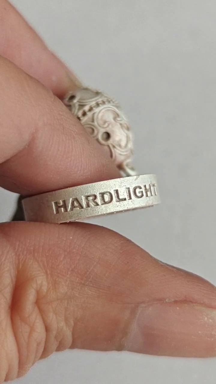 Citrus Cast Orange — читаемая надпись HARDLIGHT на отливке